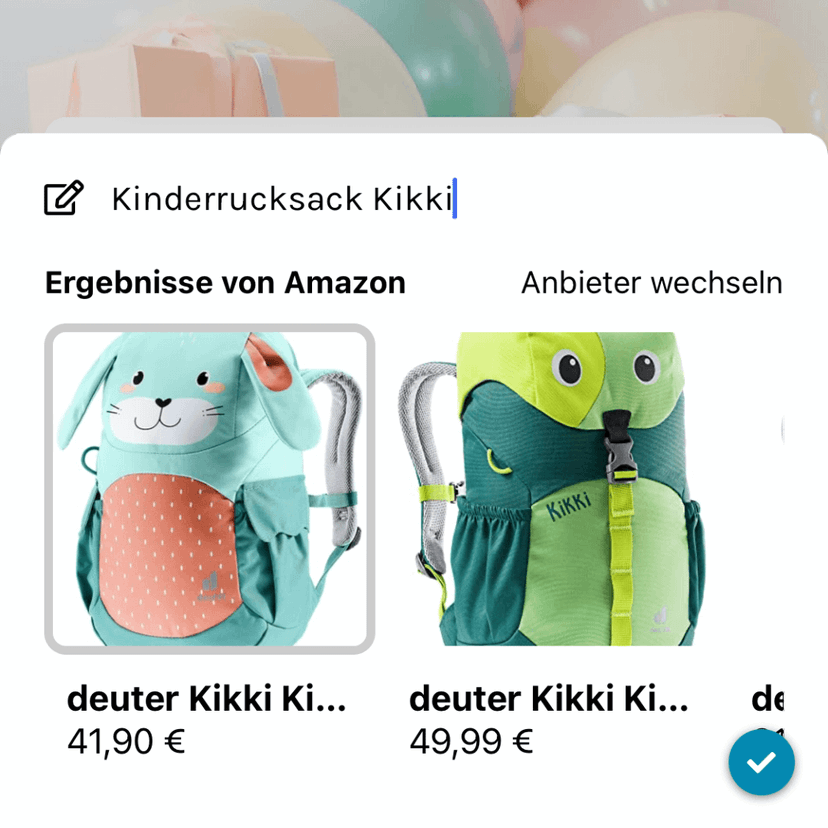 Schritt 1: Lena wünscht sich zum Geburtstag einen neuen Rucksack. Ihre Mutter fügt den Wunsch zu ihrem Wunschzettel hinzu.