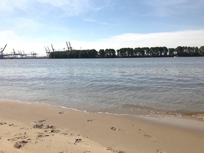 Strand an der Elbe in Hamburg: Elbchaussee | Mehr Infos auf Mamaskind.de