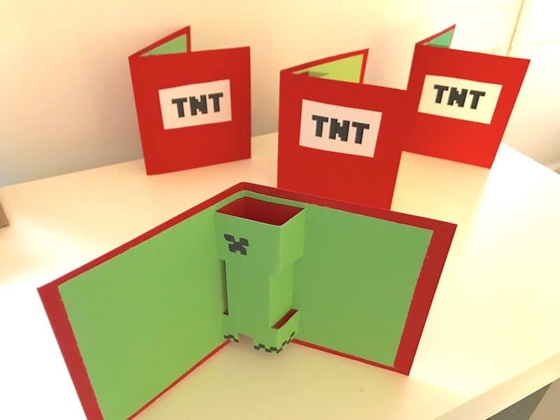 Pop-up-Creeper-Einladungskarten für die Minecraft-Party mit TNT. Explosionsgefahr! | Mehr Infos zum Minecraft-Geburtstag gibt es auf Mamaskind.de