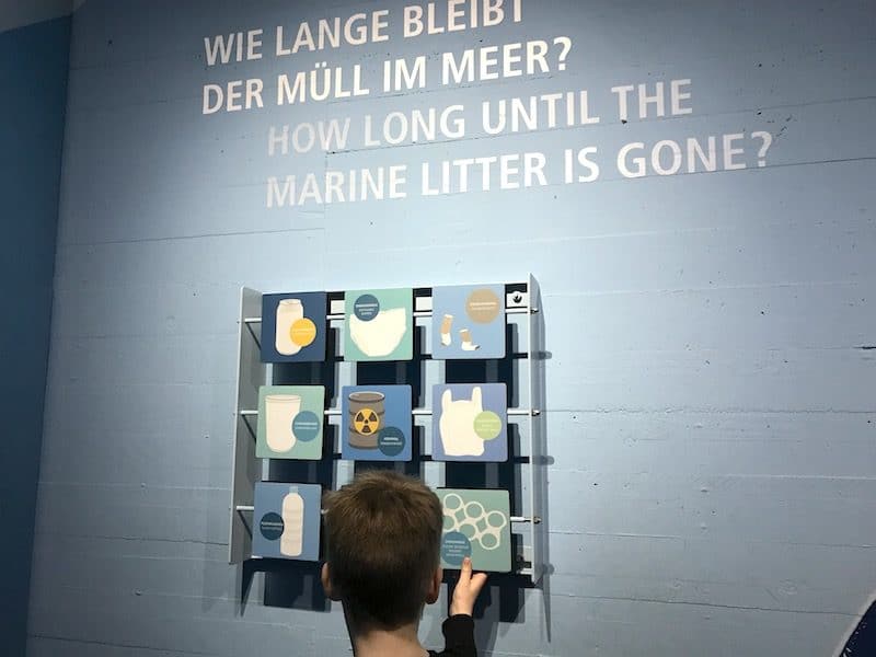 Wir lernen, wie lange Müll im Meer bleibt. Plastikflaschen bis 450 Jahre lang! | Mehr Infos auf Mamaskind.de