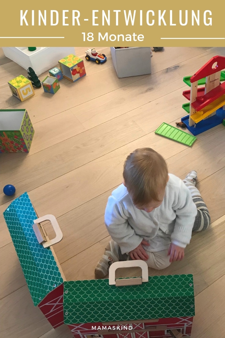 Kinder-Entwicklung mit 18 Monaten: Püppiline beginnt erste Worte zu sagen.  | Mehr Infos zur Kinder-Entwicklung auf Mamaskind.de