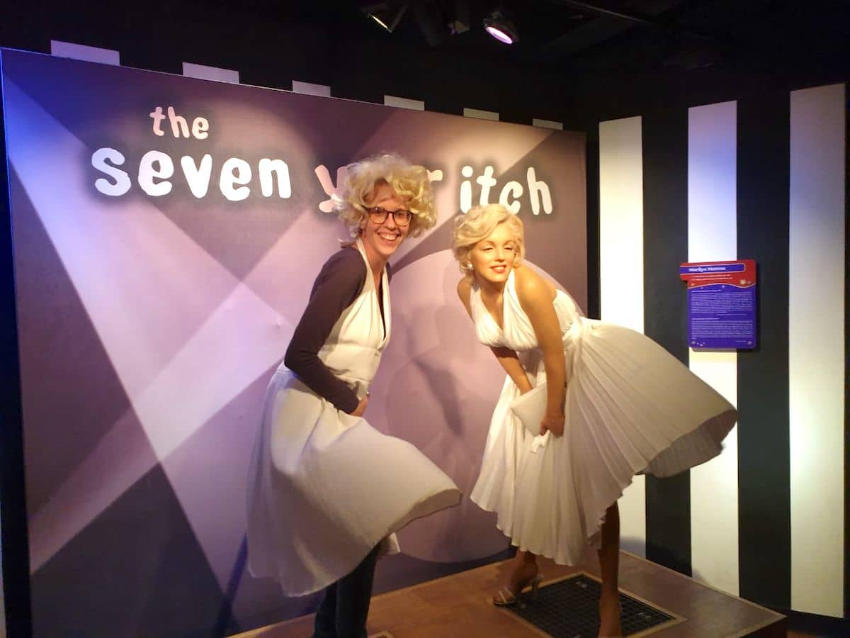 Nur echt mit Wind: Marilyn Monroe Wachsfigur im Madame Tussauds - Mehr Infos auf Mamaskind.de