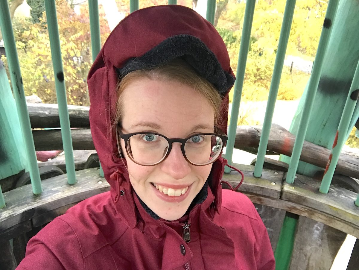 Oben angekommen im engsten Klettergerüst der Welt. Und schon muss ich wieder runter. - Mamaskind.de