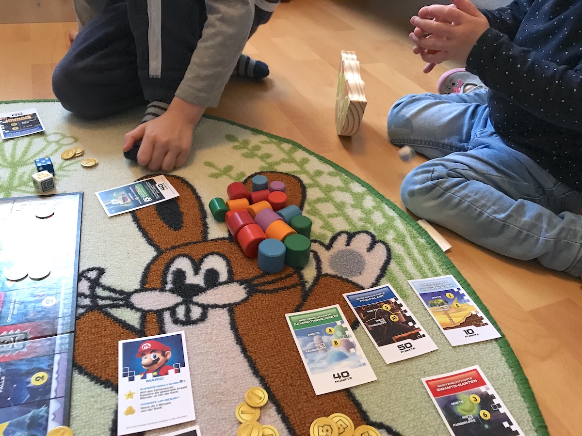 Spielen mit zwei Kindern gleichzeitig: eine Herausforderung! - Mamaskind.de