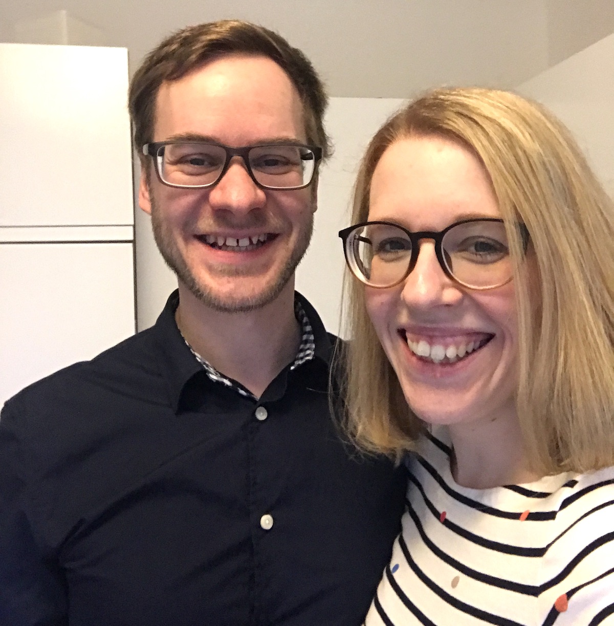 Glücklich und ein bisschen verschwommen: Sascha und ich an meinem 33. Geburtstag - Mamaskind.de