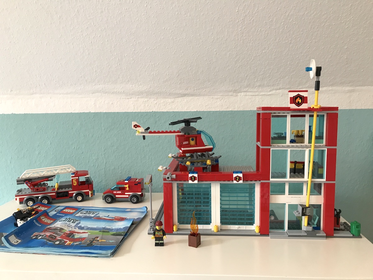 Erstes Lego-Set zum Verkauf fertig. Lego-Feuerwache 60004 - Mamaskind.de