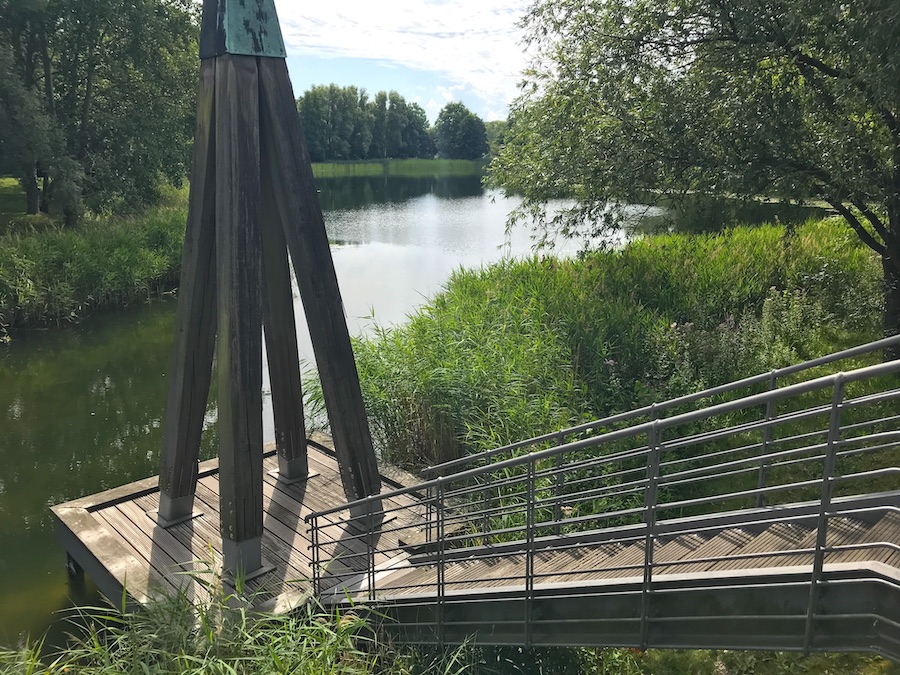 Die Aussicht ist mitunter wunderschön - Brücke im Britzer Garten - Mamaskind.de