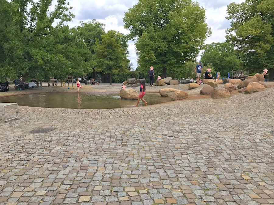 Die Plansche - Wasserspielplatz im Britzer Garten - Mamaskind.de