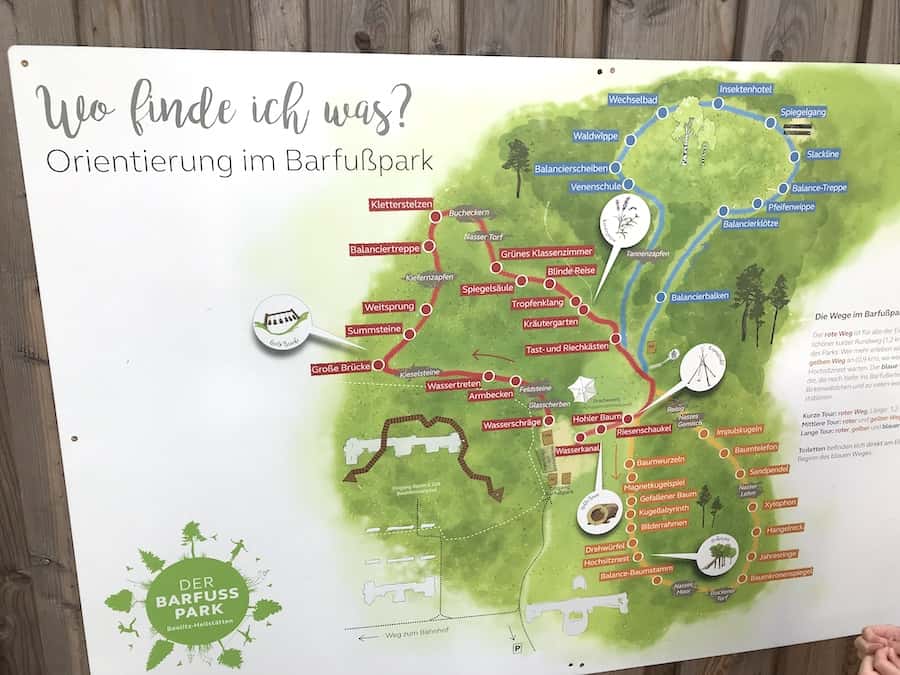 Lageplan des Barfußparks: Wir laufen den roten und orangefarbenen Parcours mit Kindern - Mamaskind.de