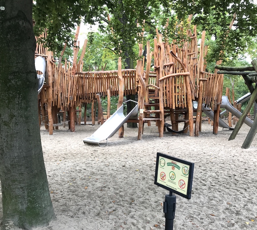 Der neue Spielplatz für größere Kinder ist getrennt vom Kleinkindbereich - Mamaskind.de