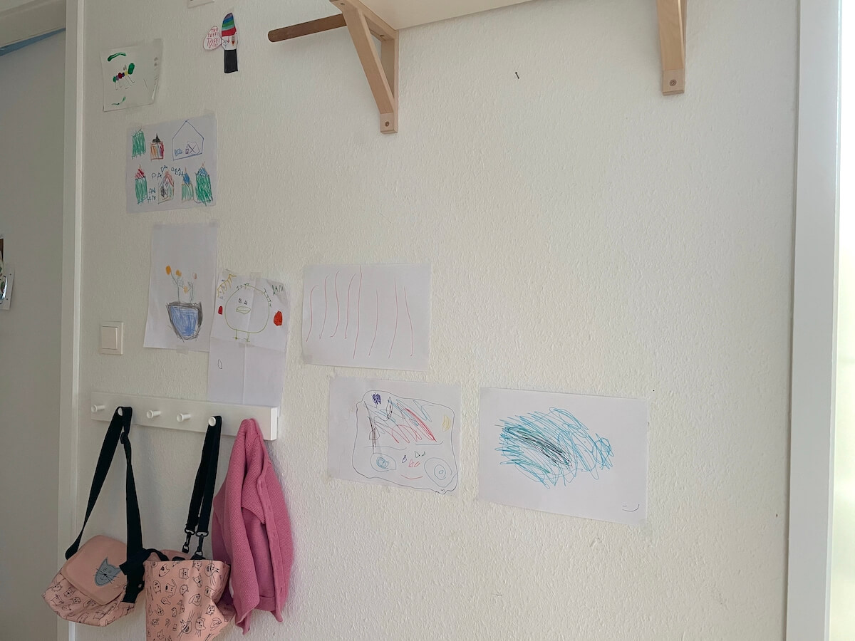 Kinderbilder an die Wand kleben ist eher nicht schön - Mamaskind.de