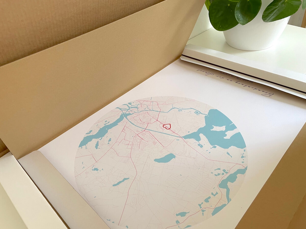 Mein Brandenburg-Stadtplan-Poster kam sicher verpackt an - mit Rahmen - Mamaskind.de
