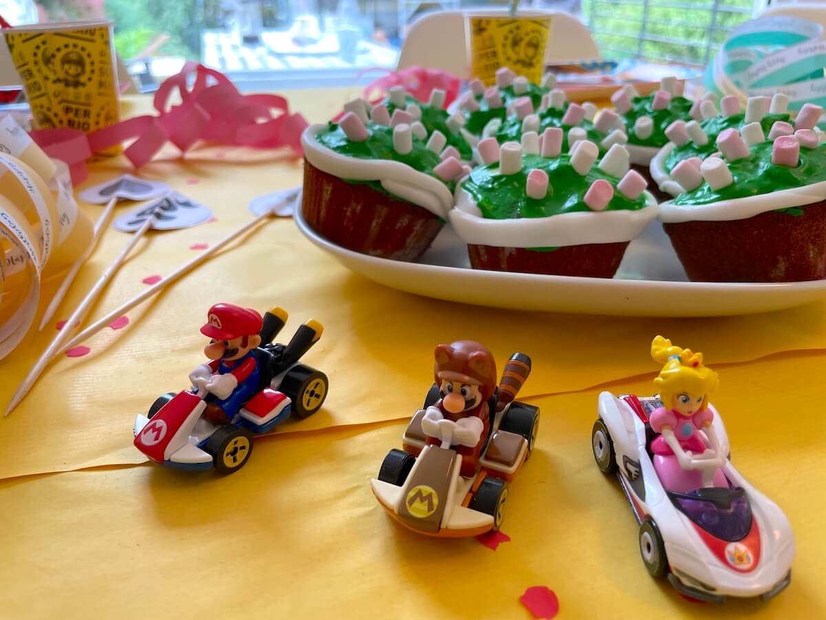 Die Charaktere aus Mario Kart wollen auch mitfeiern. Wrummmm! - Mamaskind.de