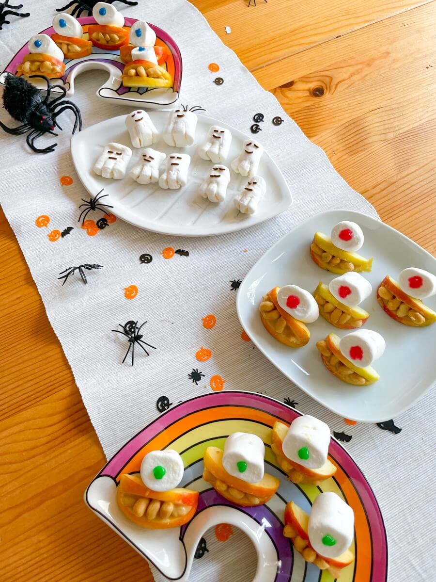 Lustiges Halloween mit Kindern? Die Apfel-Monster lächeln und die Marshmallow-Geister sind süß! - bitte.kaufen