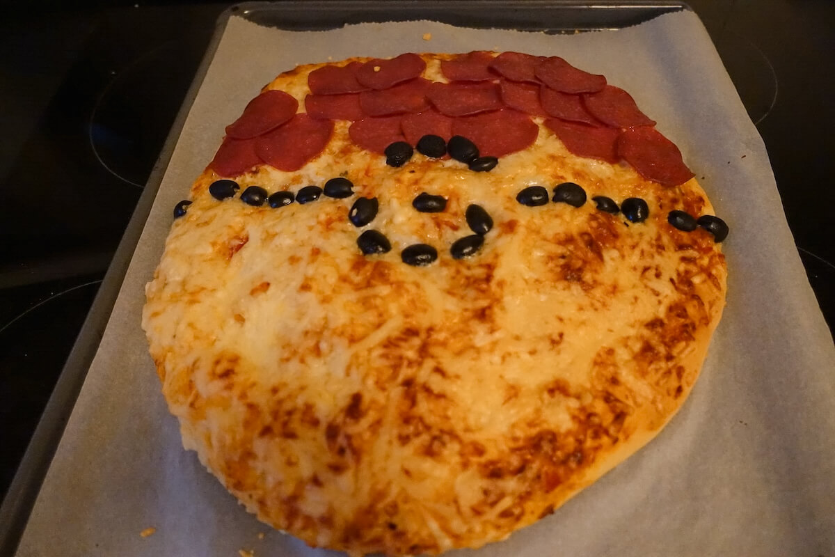 Pokémon-Essen - fertige Pizza für den Geburtstag - bitte.kaufen