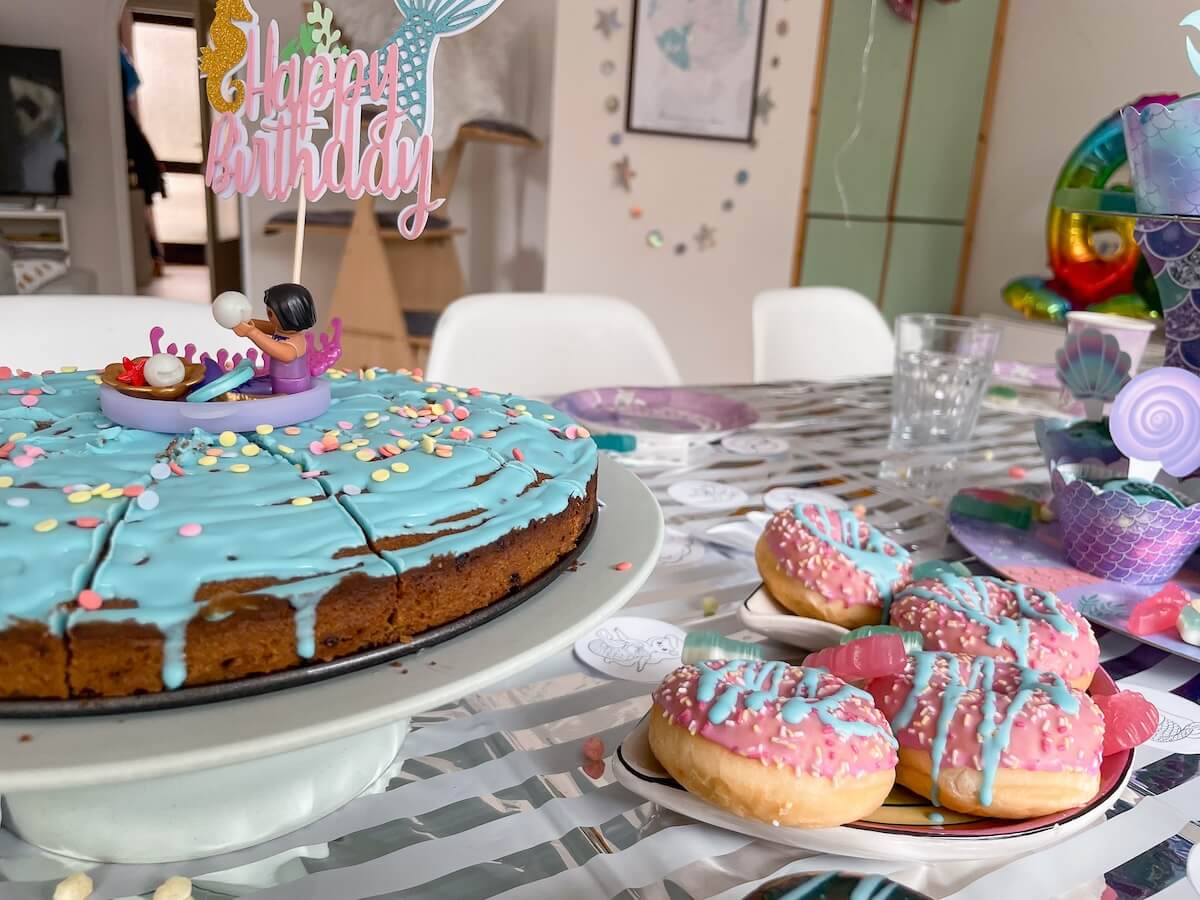 Rosa Donuts mit blauer Glasur - bitte.kaufen