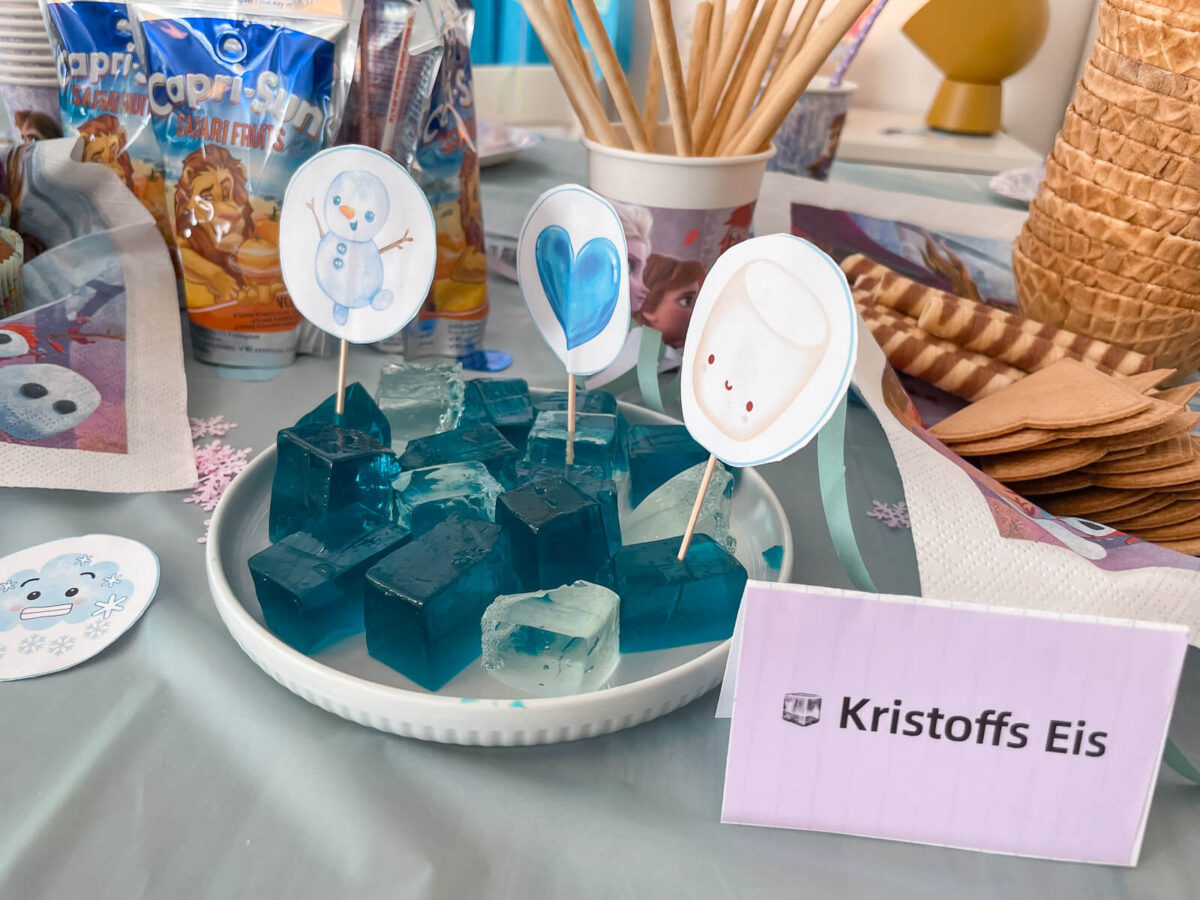 Kristoffs Eis als Wackelpudding-Eisberge mit Muffin-Picker - bitte.kaufen