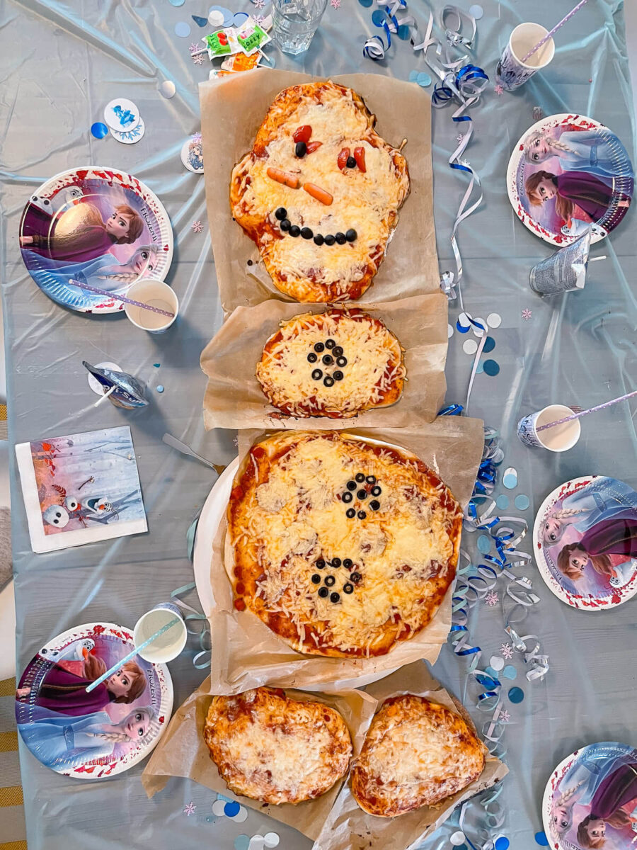 Schneemann-Pizza Olaf zur Eiskönigin-Party - bitte.kaufen