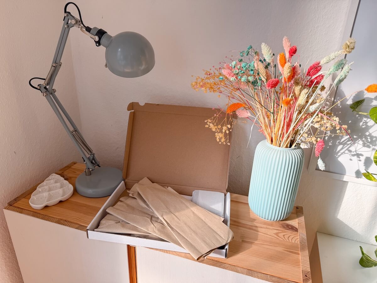 So kommt die send a smile Karte mit Geschenke an - kleines Paket