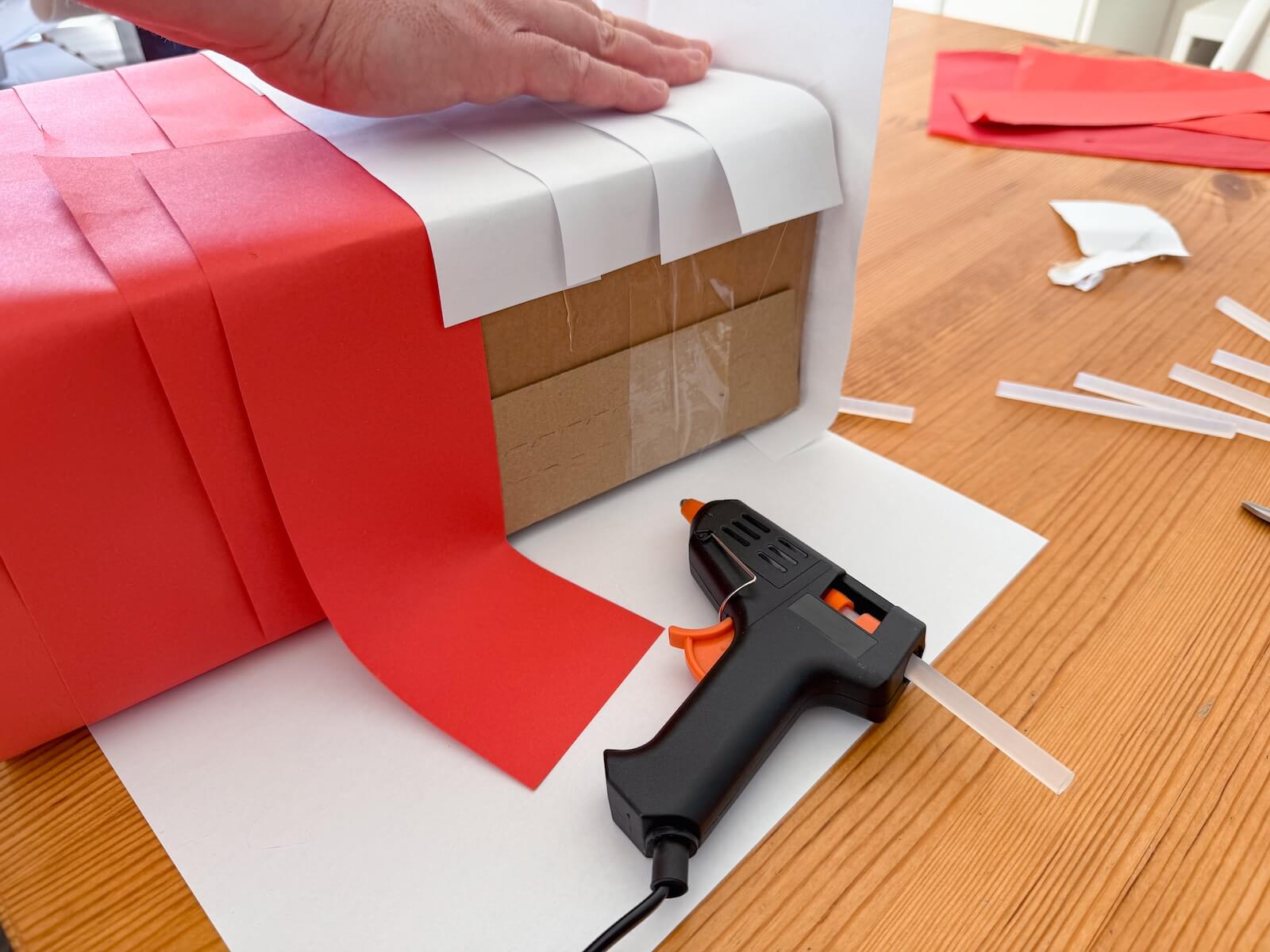 Überstand der Fransen beim Bekleben freilassen