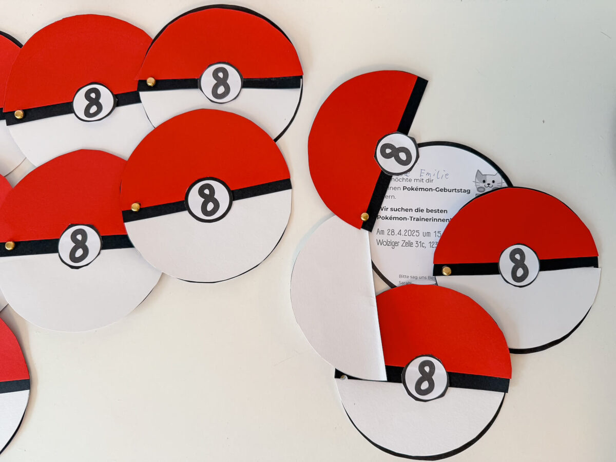 Pokéball-Anleitung zum Aufklappen