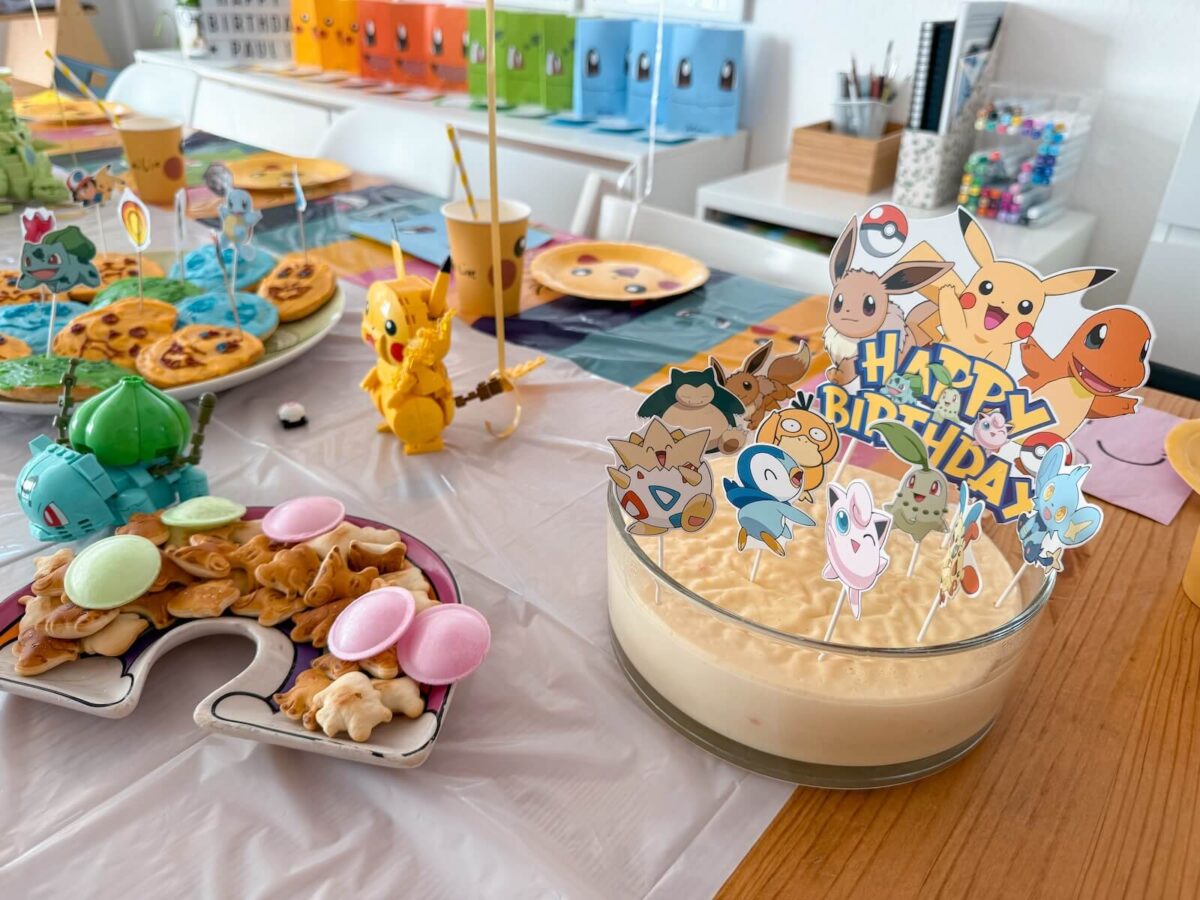Pokémon-Pudding mit Muffin Pickern